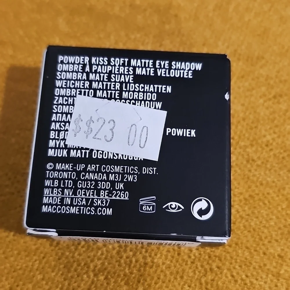 MAC POWDER KISS EYESHADOW- MY TWEEDY
